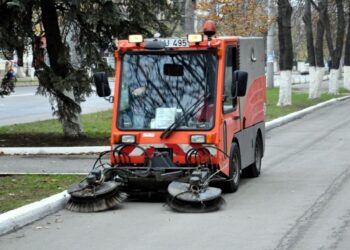 Мільйон за кілометр: Дніпро лідирує у рейтингу серед мегаполісів за витратами на прибирання вулиць з початку війни
