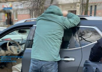 На Дніпропетровщині зловили на хабарі начальника управління однієї з міських рад