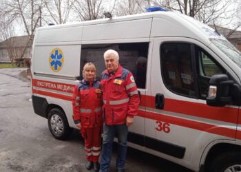 На Дніпропетровщині чоловік упав із даху та вижив