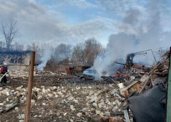 У Києві внаслідок ворожої атаки постраждали троє людей: серед них 14-річна дівчинка