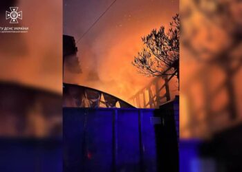 У Дніпрі сталася масштабна пожежа у двоповерховому маєтку (ФОТО)