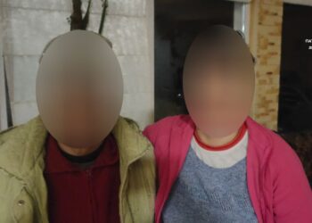 Хвилинка добра: патрульні допомогли бабусі з Донеччини, яка заблукала у Дніпрі