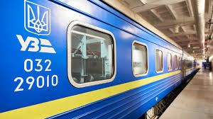На Дніпропетровщині через обстріл змінили маршрут декілька поїздів