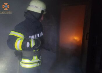 На Дніпропетровщині на пожежі у “заброшці” знайшли тіло чоловіка