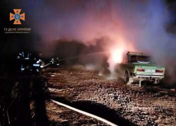 Вночі у Дніпрі палали 4 автівки