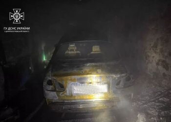 У Кам’янському  внаслідок пожежі у гаражі постраждав чоловік
