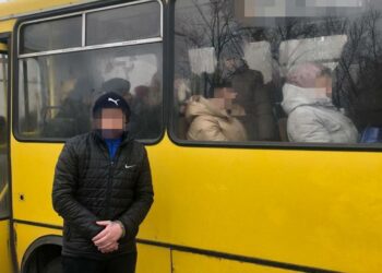 У Дніпрі затримали чоловіка, який крав телефони у маршрутках
