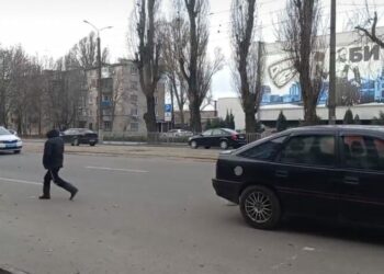 У Дніпрі під колесами іномарки загинула пішохід