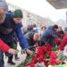 Сьогодні біля зруйнованого ракетним ударом будинку у Дніпрі вшановують пам’ять загиблих