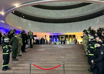 Україна прощається із загиблими в авіакатастрофі у Броварах
