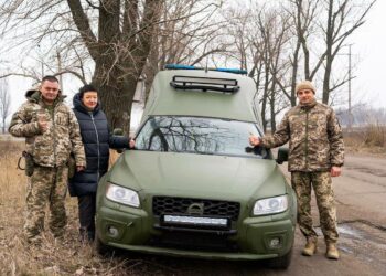 Нашій ППО передали автомобіль швидкої допомоги зі Швеції