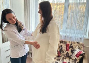 У Дніпрі врятували вагітну жінку, постраждалу під час ракетної атаки по багатоповерхівці