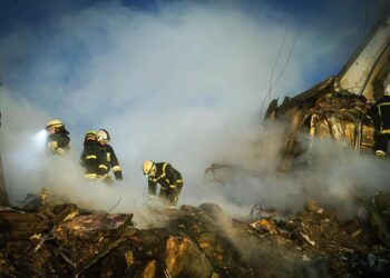 У Дніпрі кількість загиблих від ракетного удару по багатоповерхівці зросла до 25