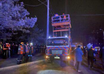 Внаслідок ракетного удару по Дніпру обірвана контактна мережа тролейбусного маршруту №6