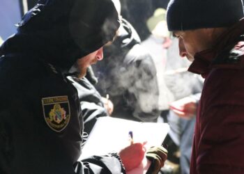 Поліція Дніпра просить містян повідомити про родичів та знайомих, які відучора не виходять на зв’язок