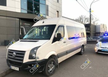 У Кривому Розі під час різкого гальмування транспорту травмувалася літня жінка