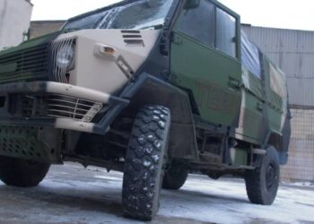 «Українська команда» передала позашляховик бійцям «Правого сектору», – Палатний 