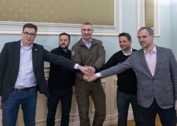 Мери чотирьох європейських столиць, які приїхали в Київ, мають намір і надалі допомагати українській столиці