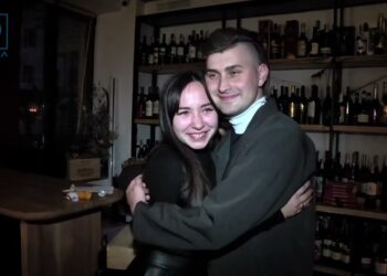 Кохання під час війни. Військовий з Дніпра освідчився своїй дівчини в незвичайний спосіб