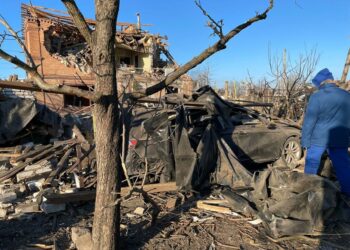 Фото наслідків ракетного обстрілу Павлограду від поліції