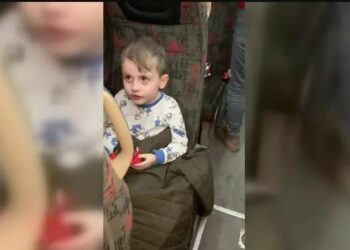 Українку та її маленького сина витягли рятувальники з-під завалів будівлі у турецькому Іскендеруні