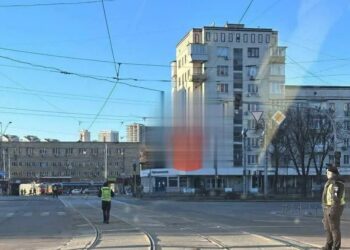 У центрі Києва перекрили рух транспорту: що відомо