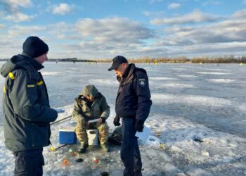 У Дніпрі поліція та рятувальники провели «рейд рибними місцями»