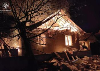 Вибух та масштабна пожежа у Дніпрі: загинув чоловік