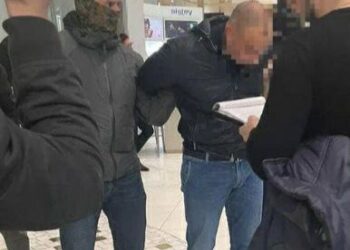 Мешканець Дніпропетровщини удавав із себе працівника СБУ й вимагав із підприємців гроші