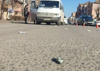 У Кривому Розі пенсіонер потрапив під колеса маршрутки