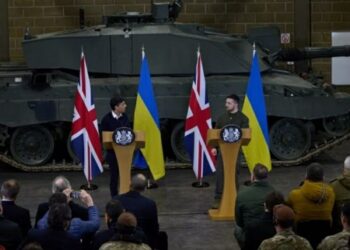 Великобританія поставить Україні броньовану техніку та далекобійну зброю, — Зеленський