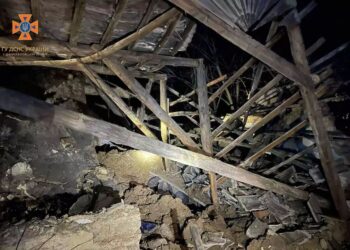 На Дніпропетровщині з-під завалів будинку дістали тіло чоловіка