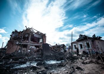 З’явилися уточнені дані та нові фото наслідків ракетної атаки у Павлограді