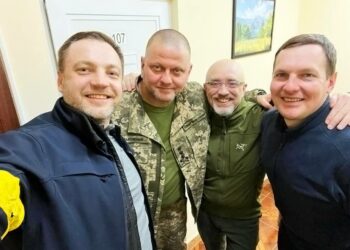 40 днів від жахливої авіатрощі у Броварах: Залужний зворушливо згадав загиблих друзів
