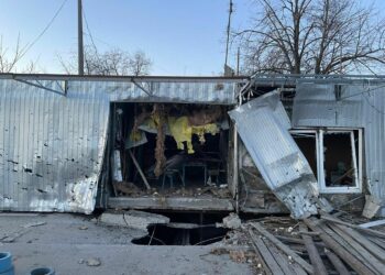 Поліція показала фото з місць обстрілу Нікополя