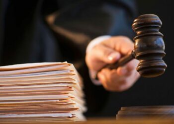 У Тернівці суд виніс вирок комунальнику, який переїхав трактором двірника