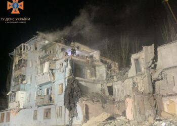 У Запоріжжі кількість загиблих внаслідок ракетного удару рф по житловому будинку зросла до 13 осіб