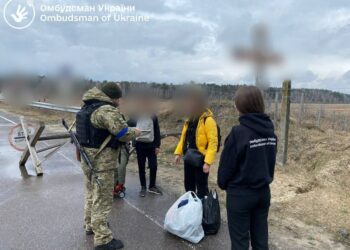 Україна повернула 15 дітей із російської неволі разом із мамами та представниками