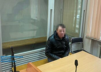 У Новомосковську заримано ворожого агента, який передавав окупантам координати міських ТРЦ