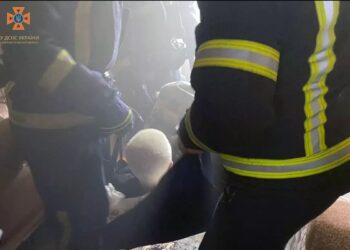 У Кам’янському на пожежі врятовано літнього чоловіка