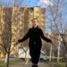 «Ліза – молодець»: у Мережі шириться флешмоб на підтримку дівчини зі скакалкою, яку обзивала сусідка (ВІДЕО)