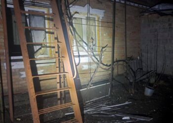 Вночі ворог вдарив по Нікопольському району ракетами та важкою артилерією