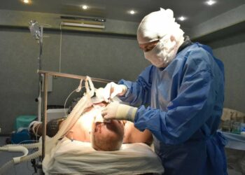 Обличчя розірвало уламками: у лікарні Мечникова знову рятують тяжкого пацієнта