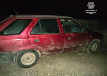 У Дніпрі патрульні затримали викрадачів авто