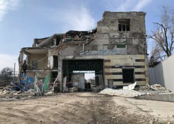 До дніпровського музею передали унікальний артефакт з міського АТП, в яке влітку влучила ворожа ракета