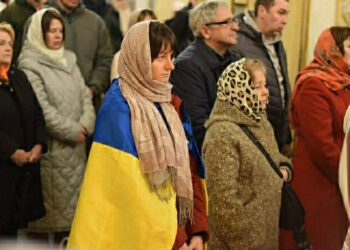 Сьогодні вперше за 300 років у Лаврі провели Великодню службу українською мовою