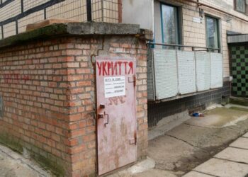 У Покрові вандали “похазяйнували” в укритті та обікрали його
