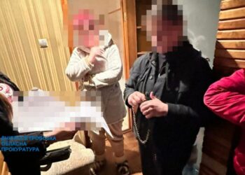 У Дніпрі на махінаціях з картками попалися дві працівниці банку