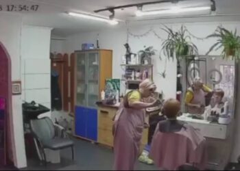 Мешканець Кривого Рогу облив зеленкою майстра манікюру (ВІДЕО)