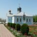 На Великдень у Нікополі росіяни обстріляли храм Трьох Святителів УПЦ МП: постраждала поліцейська